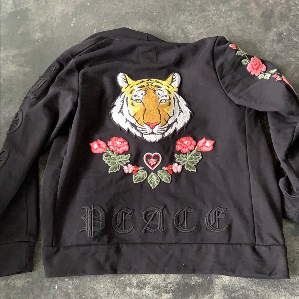 Chaser Zip Up Hoodie Medium